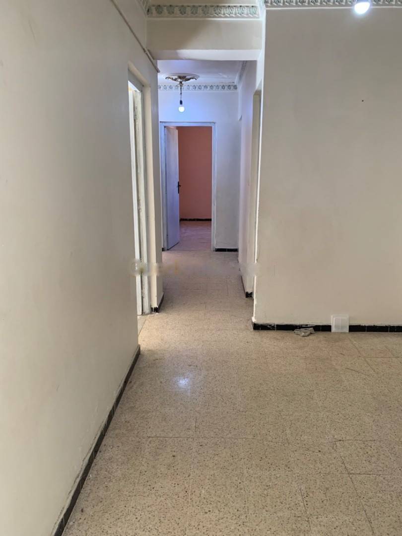 Location Appartement F4 Djasr Kasentina