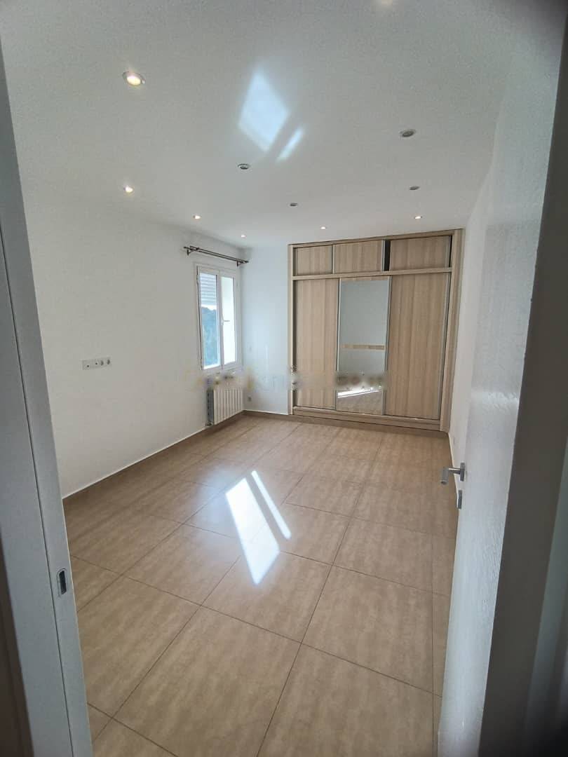 Location Appartement F4 Hydra