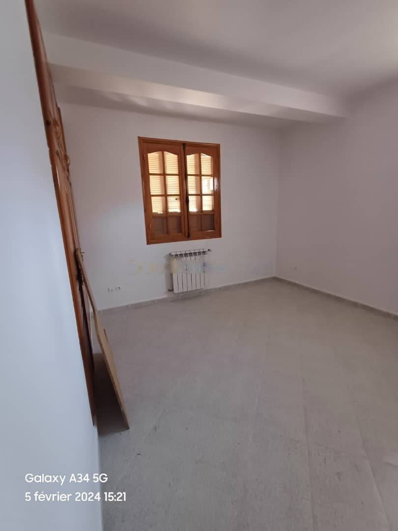 Location Niveau de villa F5 Birkhadem