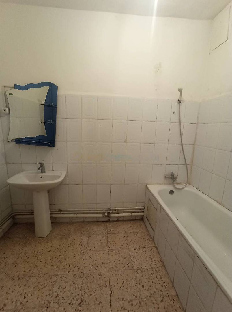 Location Appartement F4 El Achour