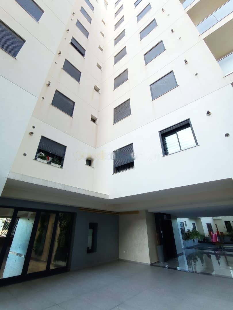 Location Appartement F4 Hydra