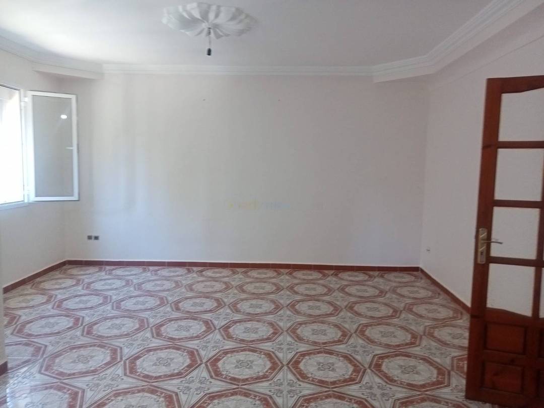 Location Niveau de villa F4 Djasr Kasentina