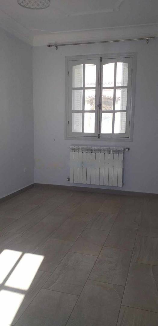 Location niveau de villa kouba 8