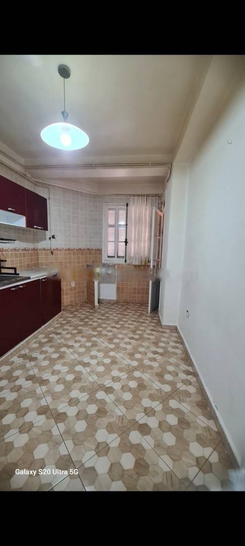 Location Appartement F3 Souidania