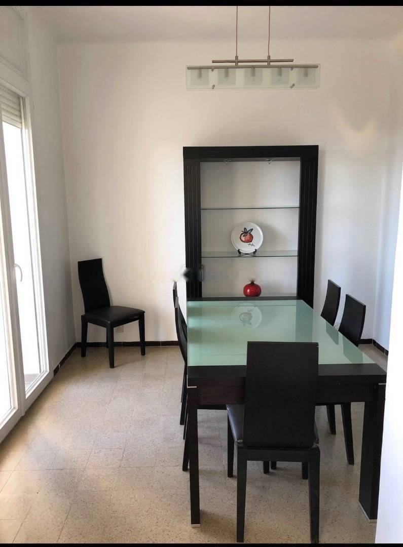 Location Appartement F4 Hydra