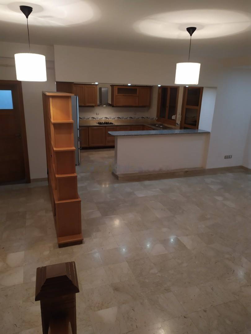 Location Appartement F5 Hydra