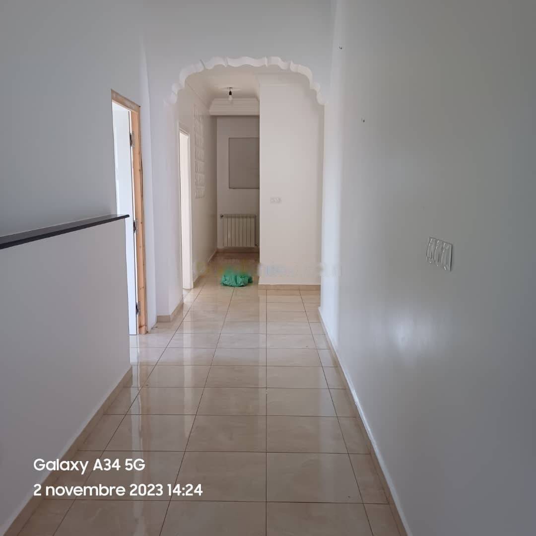 Location Niveau de villa F4 Birkhadem