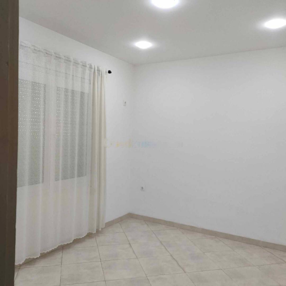 Location Appartement F2 Hydra