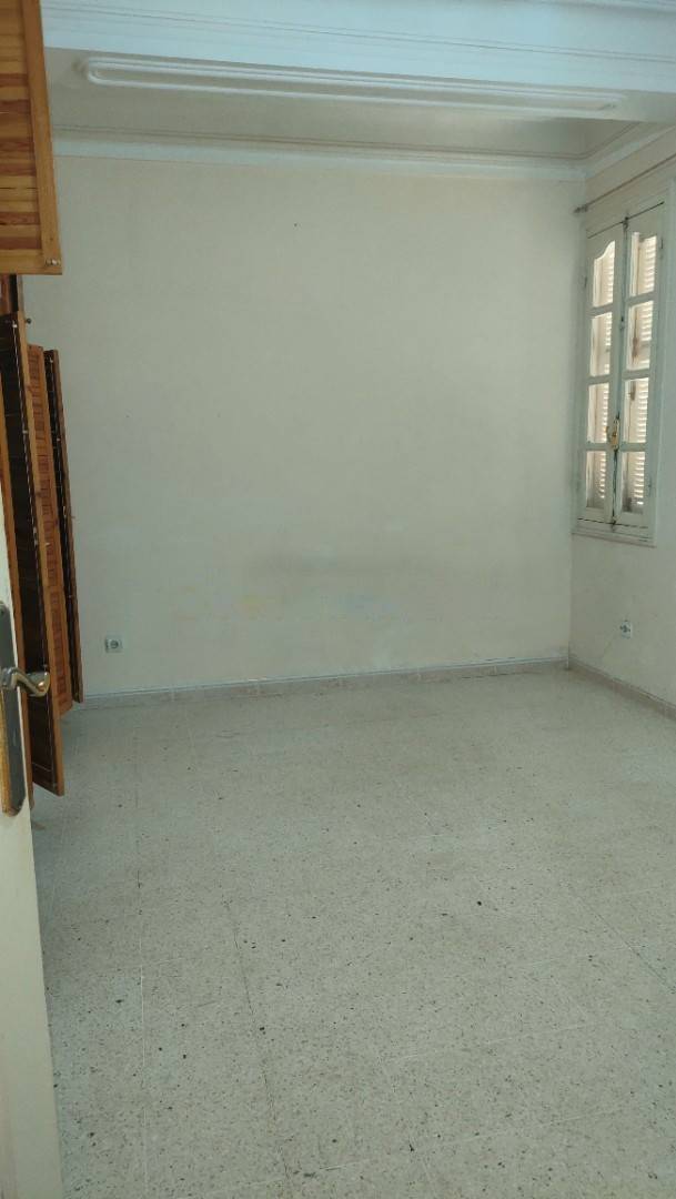 Location Appartement F4 Dely Ibrahim