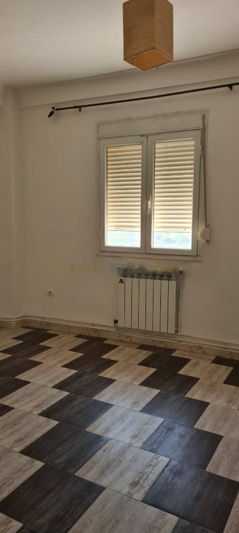 Location Appartement F3 Birkhadem