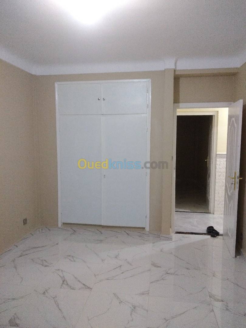 Location Appartement F4 Bab Ezzouar