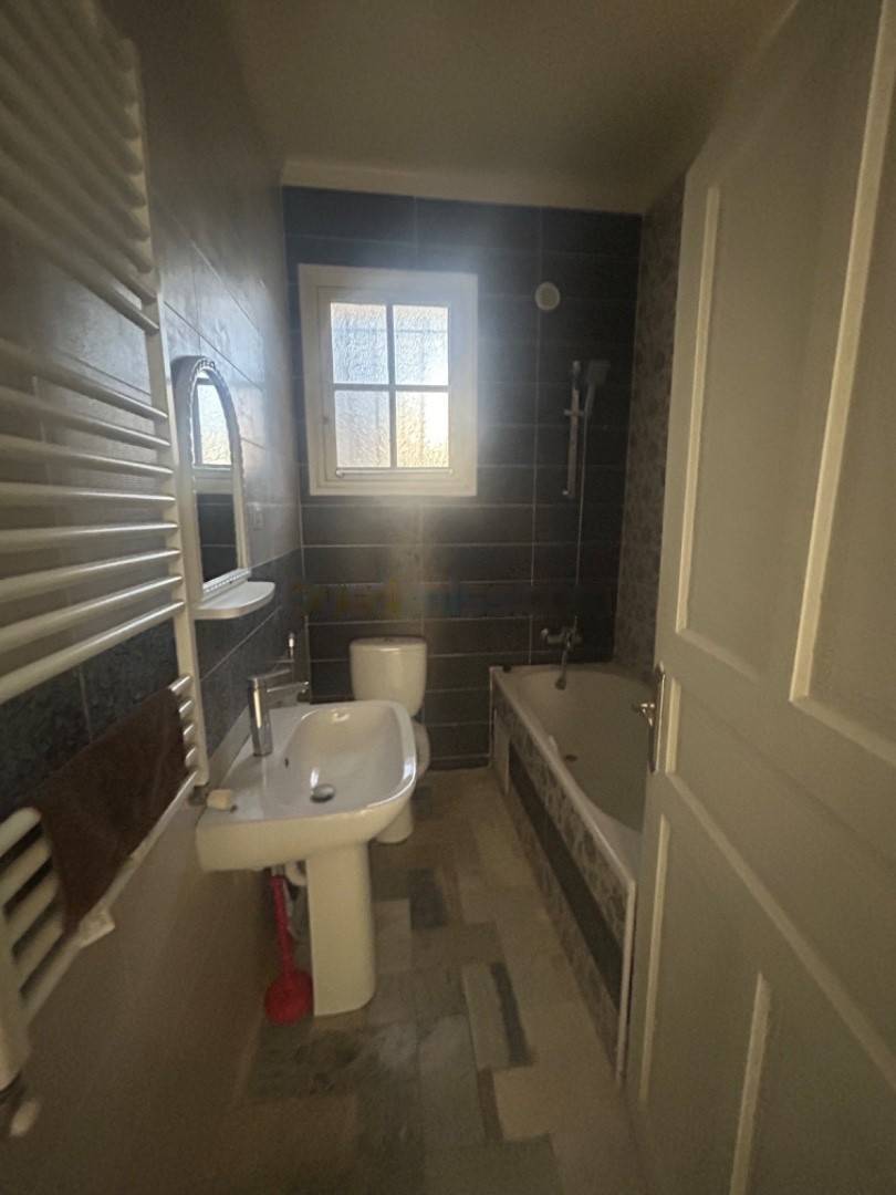 Location Niveau de villa F5 El Biar