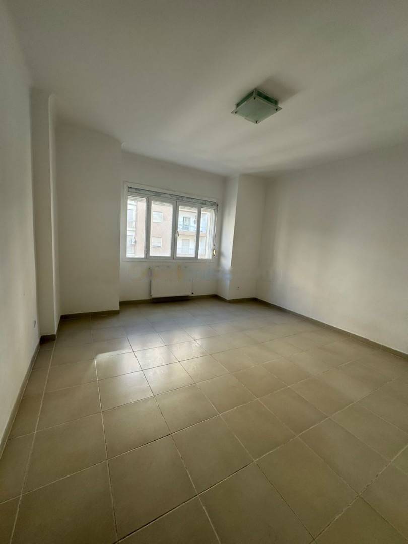 Location Appartement F4 Cheraga