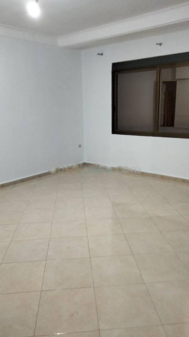 Location Appartement F4 Dely Ibrahim