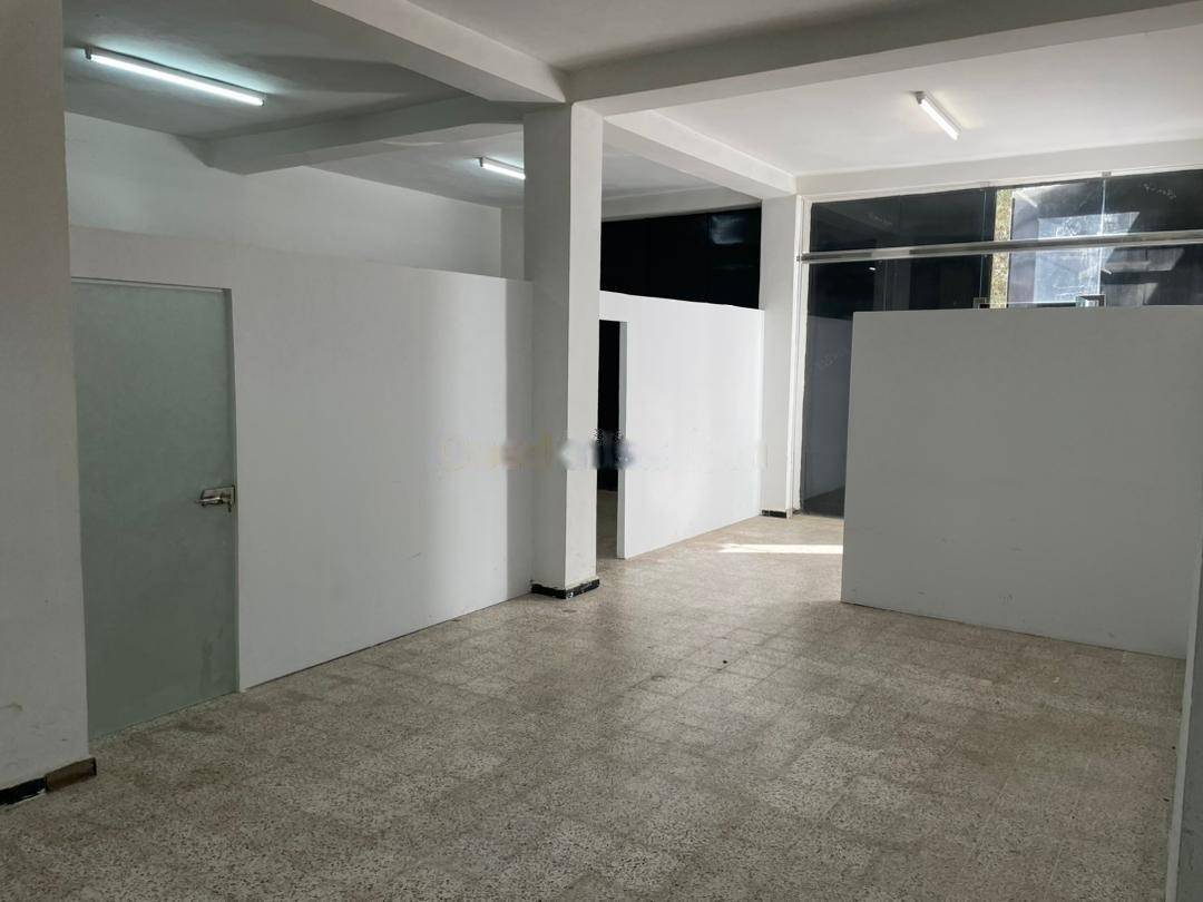 Location Local F4 El Achour