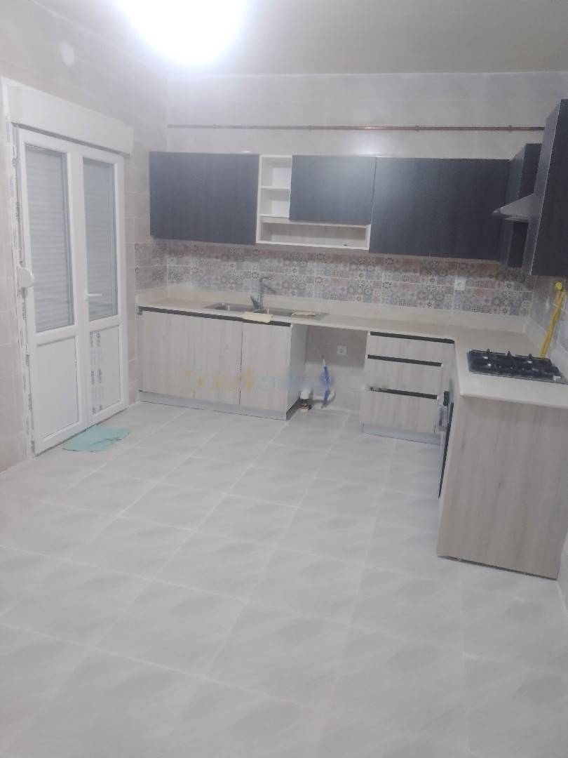 Location Appartement F4 Kouba