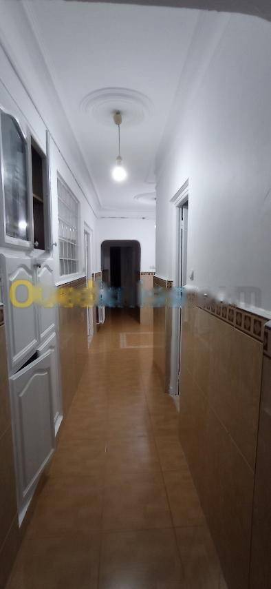 Location Appartement F4 El Achour
