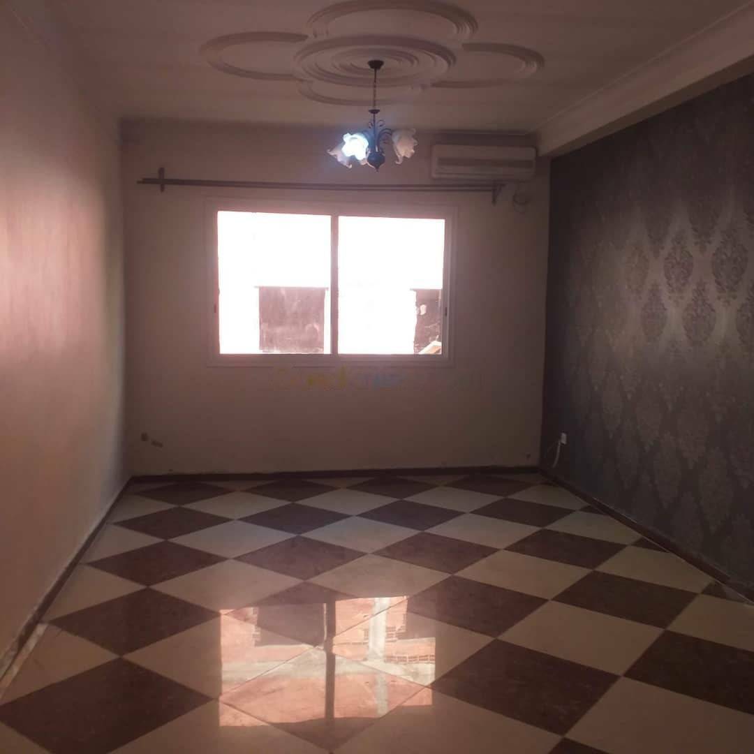  Location niveau de villa f4 bab ezzouar