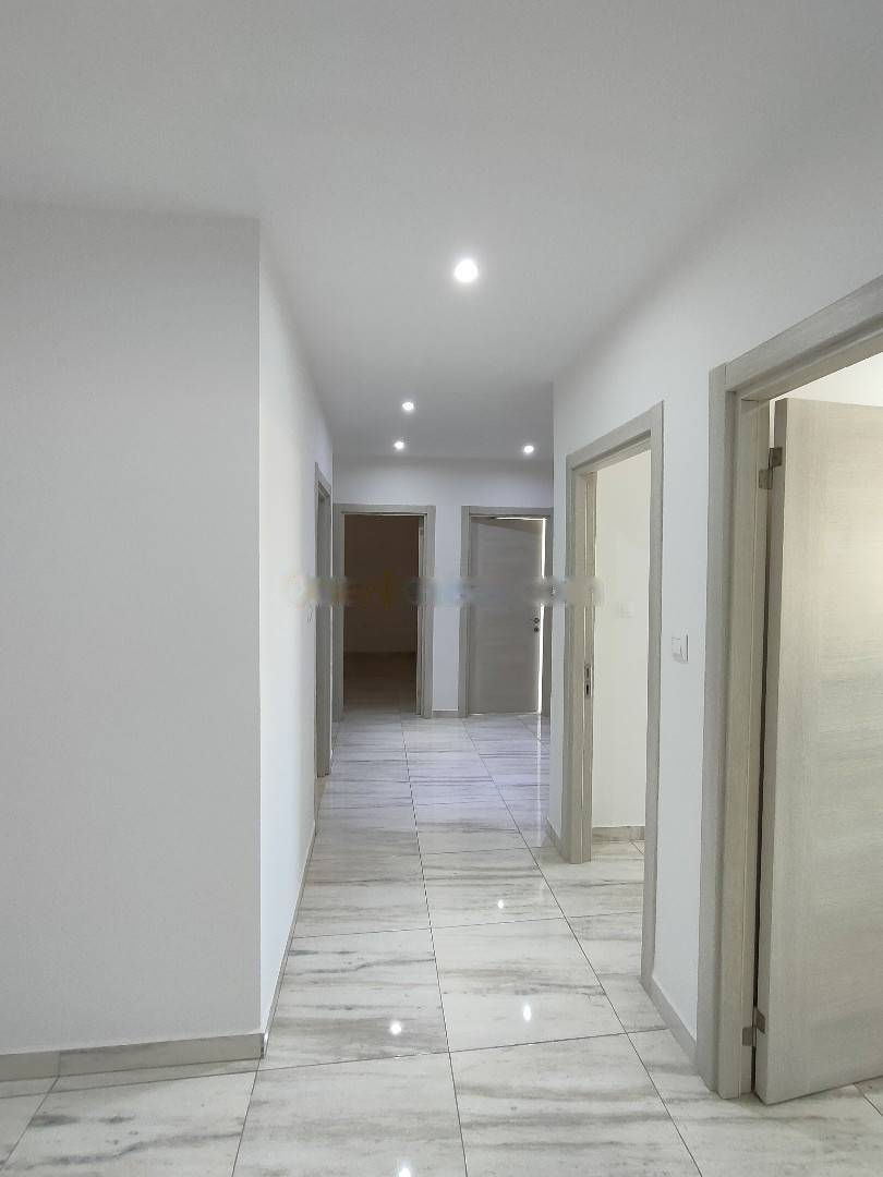 Location Appartement F4 Hydra