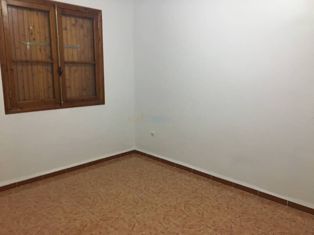 Location Appartement F4 Birkhadem