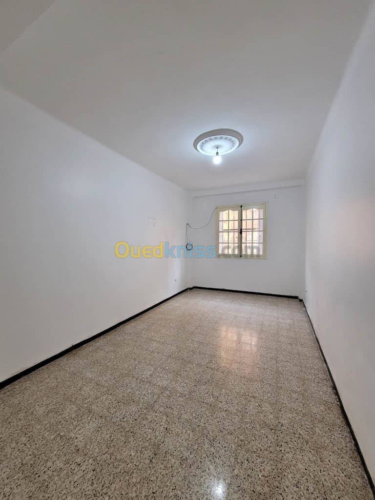 Location Appartement F3 Djasr Kasentina
