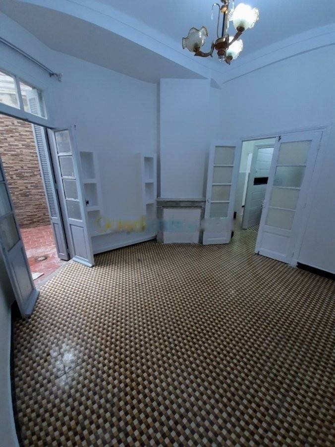 Location Appartement F2 Hussein Dey