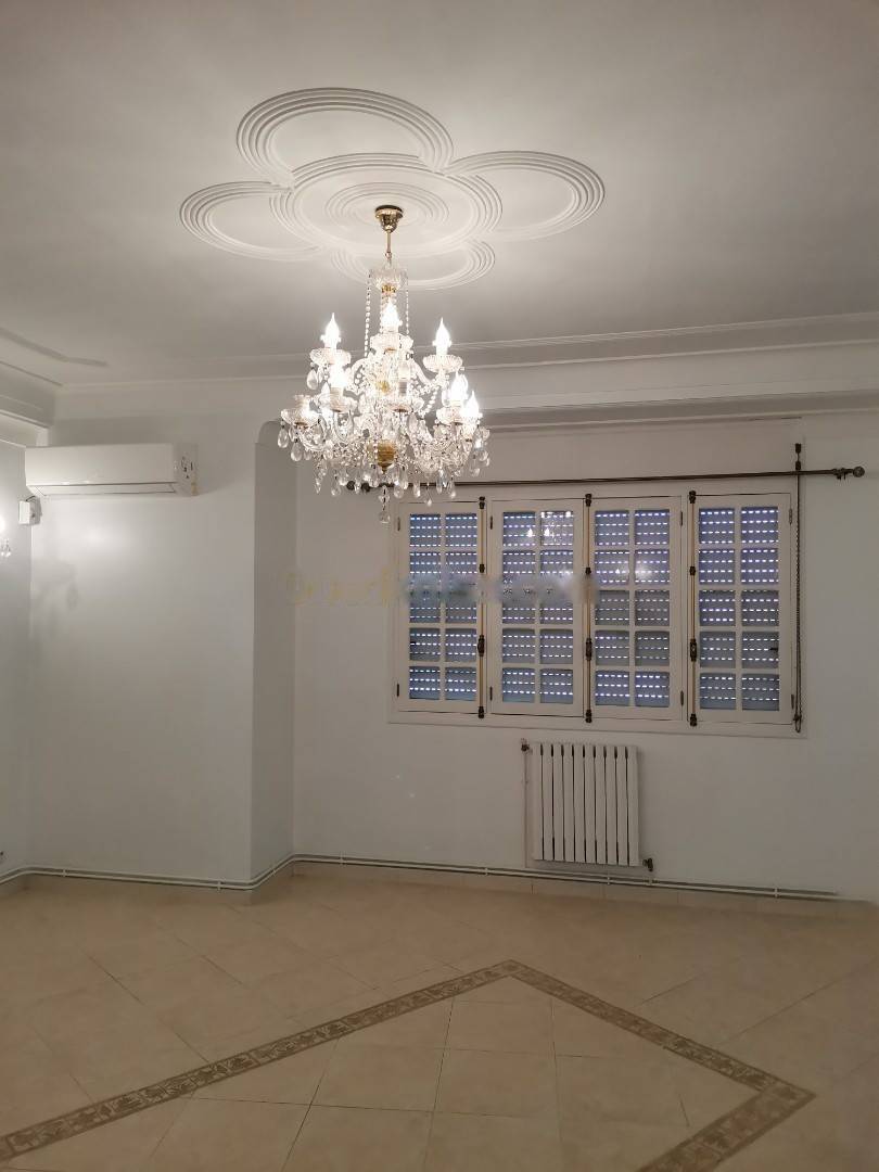 Location Niveau de villa F4 Birkhadem