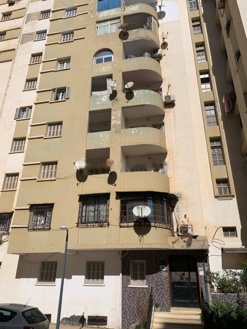 Location Appartement F4 Djasr Kasentina