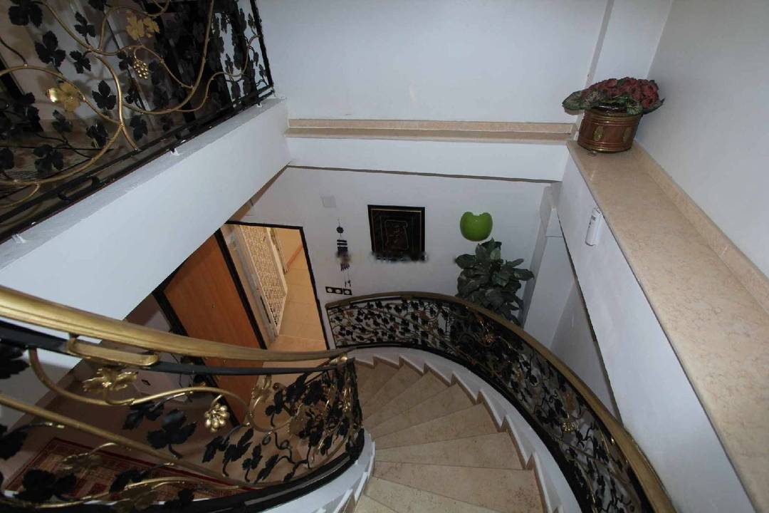 Location Appartement F5 El Achour