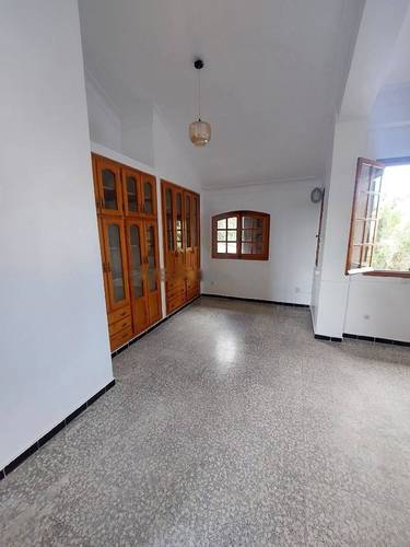 Location Niveau de villa F6 Ben Aknoun