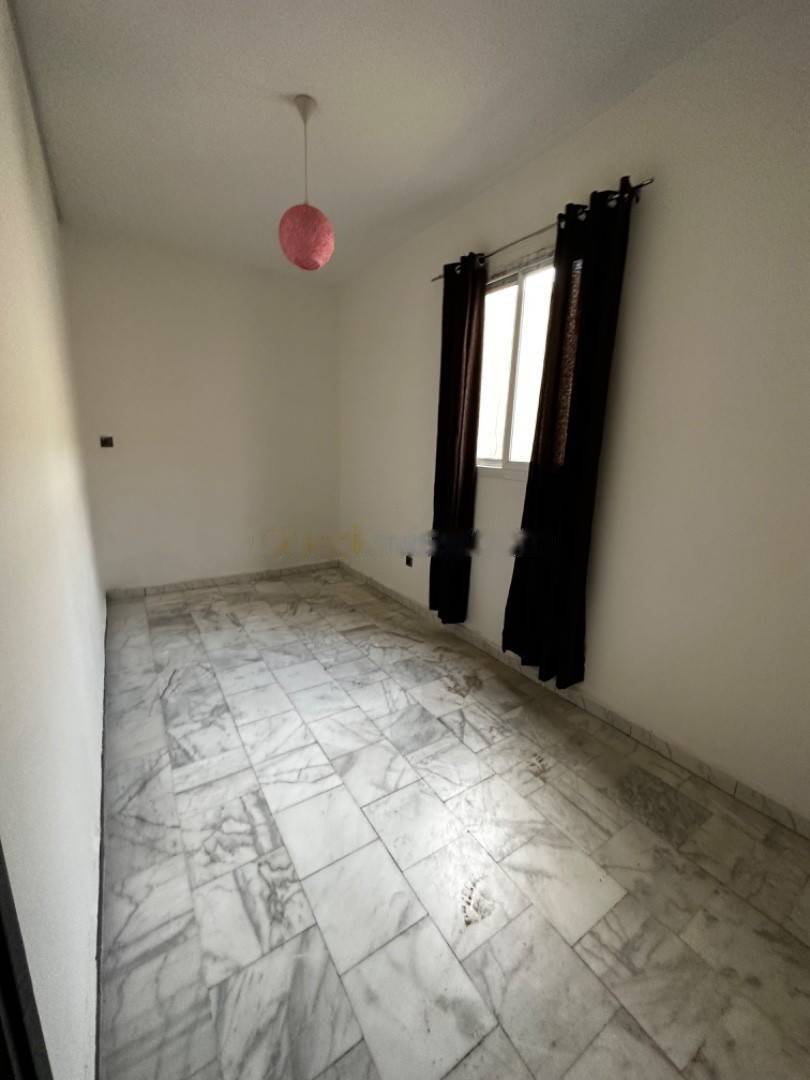 Location Niveau de villa F3 Kouba