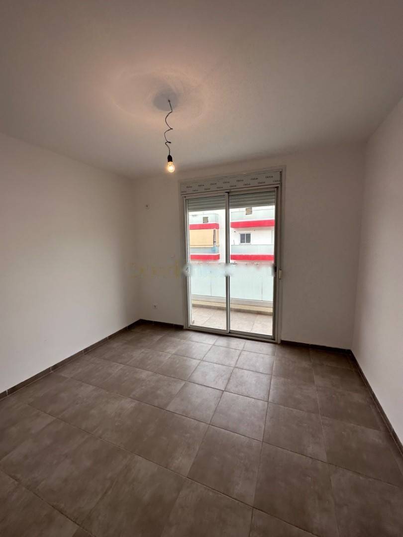 Location Appartement F4 Birkhadem