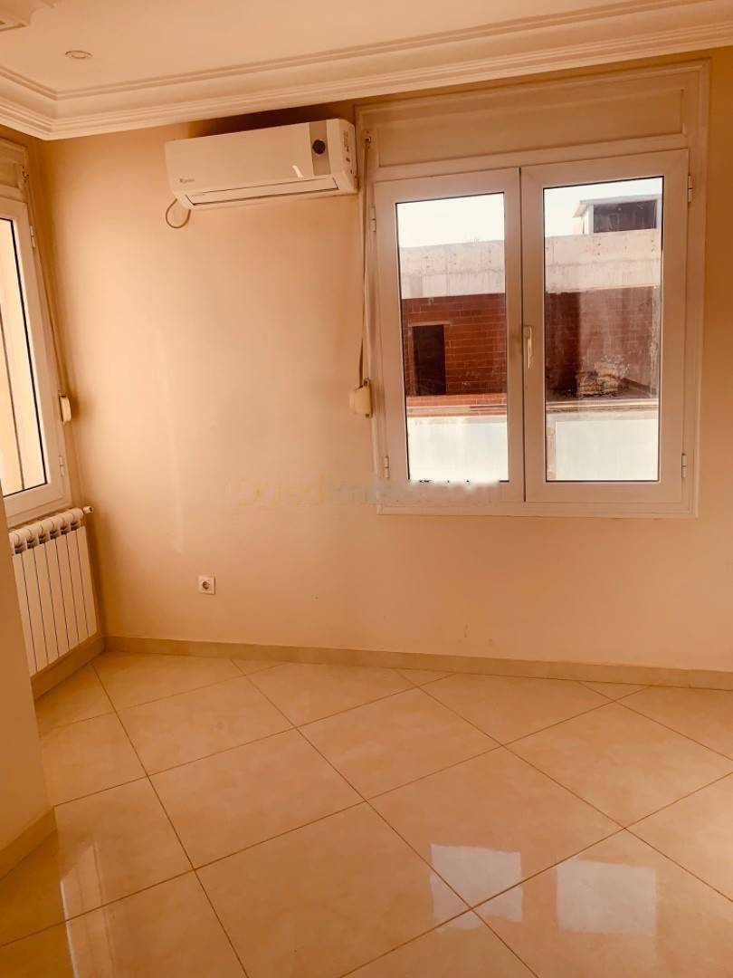 Location Appartement F4 El Achour