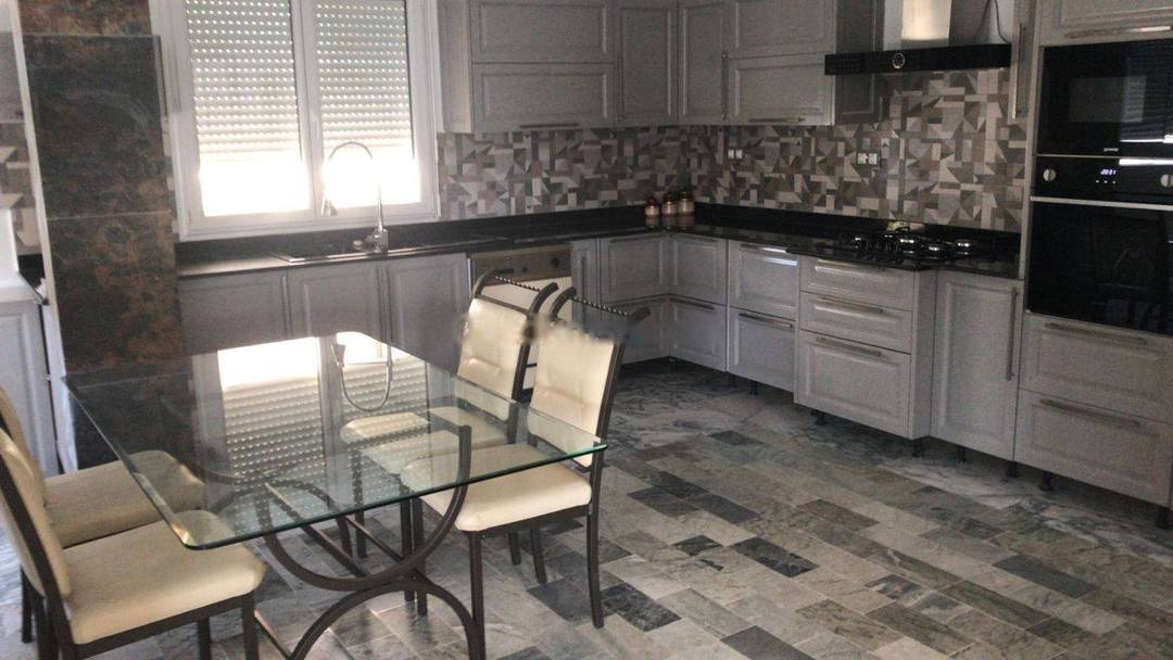 Location Appartement F7 Hydra