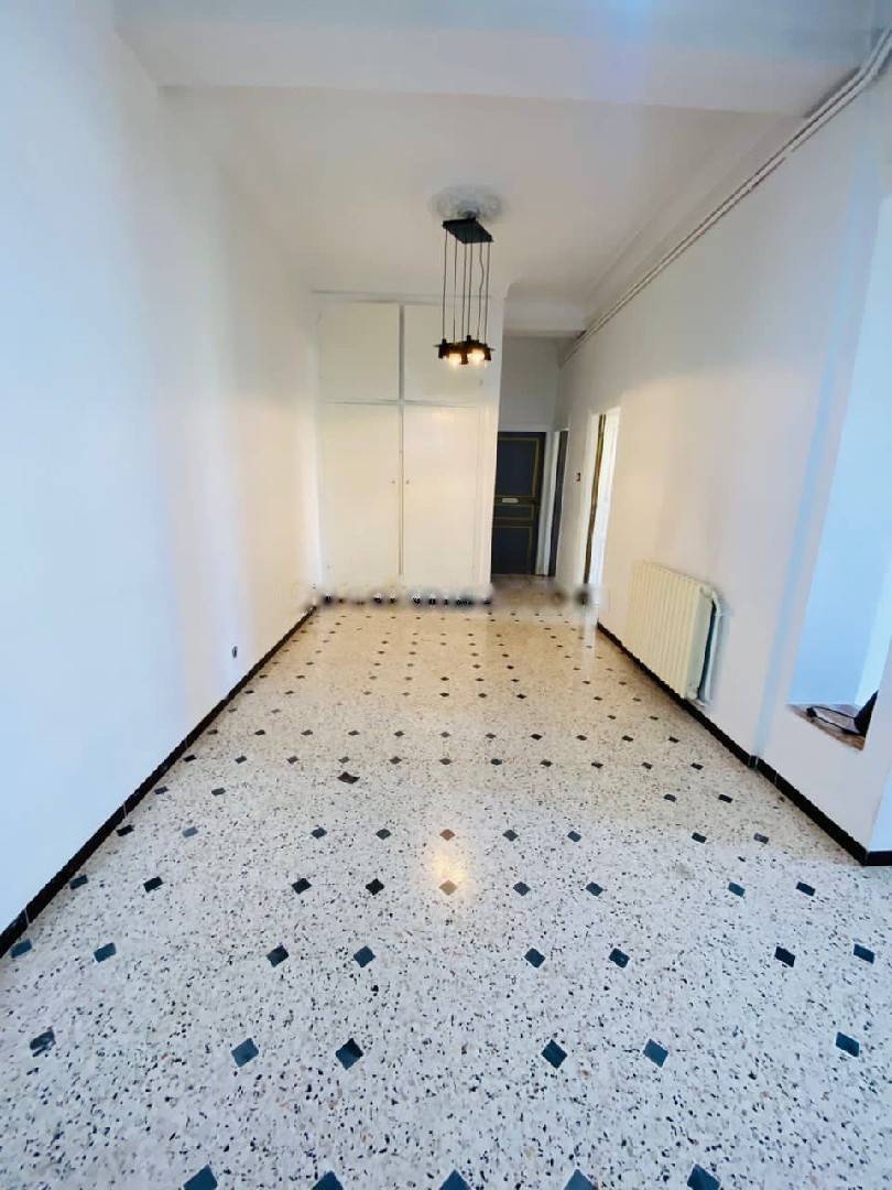 Location Niveau de villa F3 Hydra