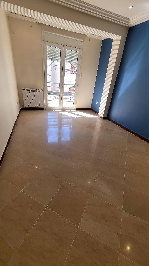 Location Appartement F4 Dely Ibrahim