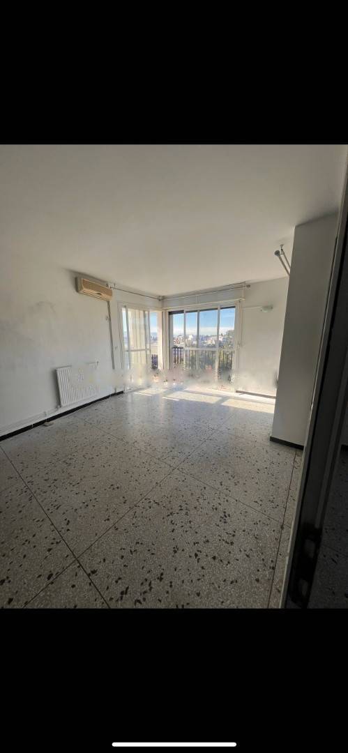 Location Appartement F4 El Mouradia