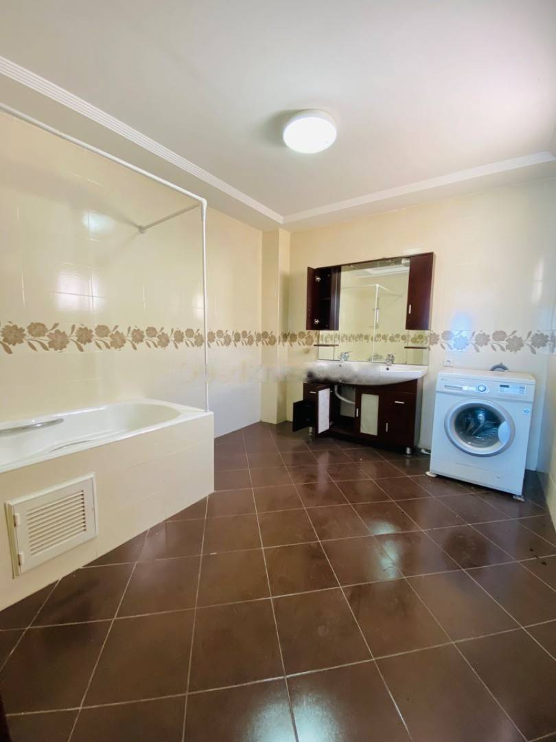 Location Appartement F4 Hydra