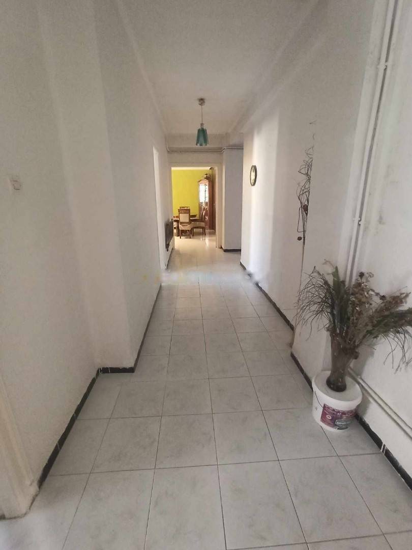 Location Appartement F4 El Achour