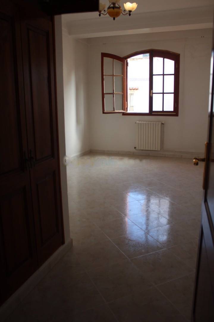 Location Appartement F4 El Achour