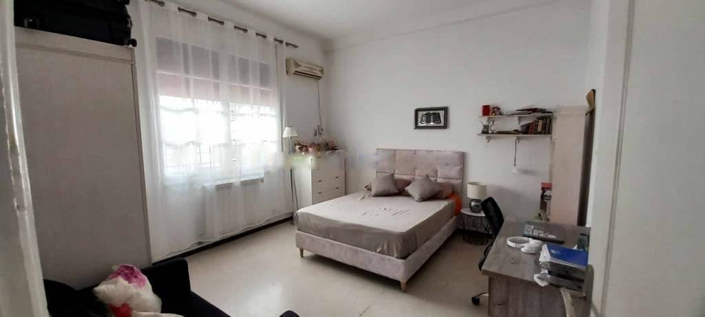 Location Niveau de villa F4 Hydra