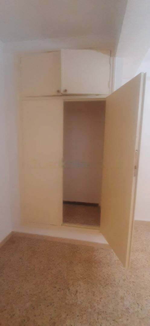 Location Appartement F3 Bouzareah