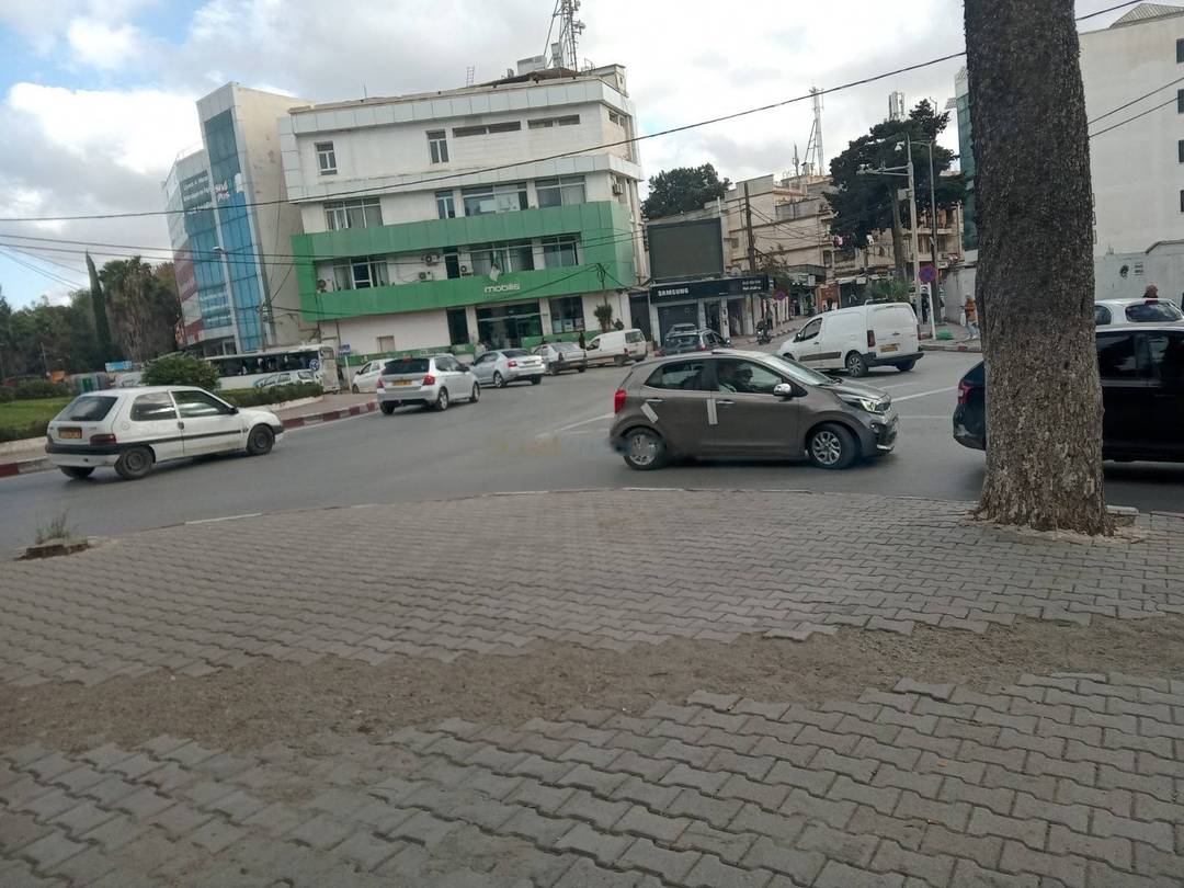 Location Local F1 Dely Ibrahim