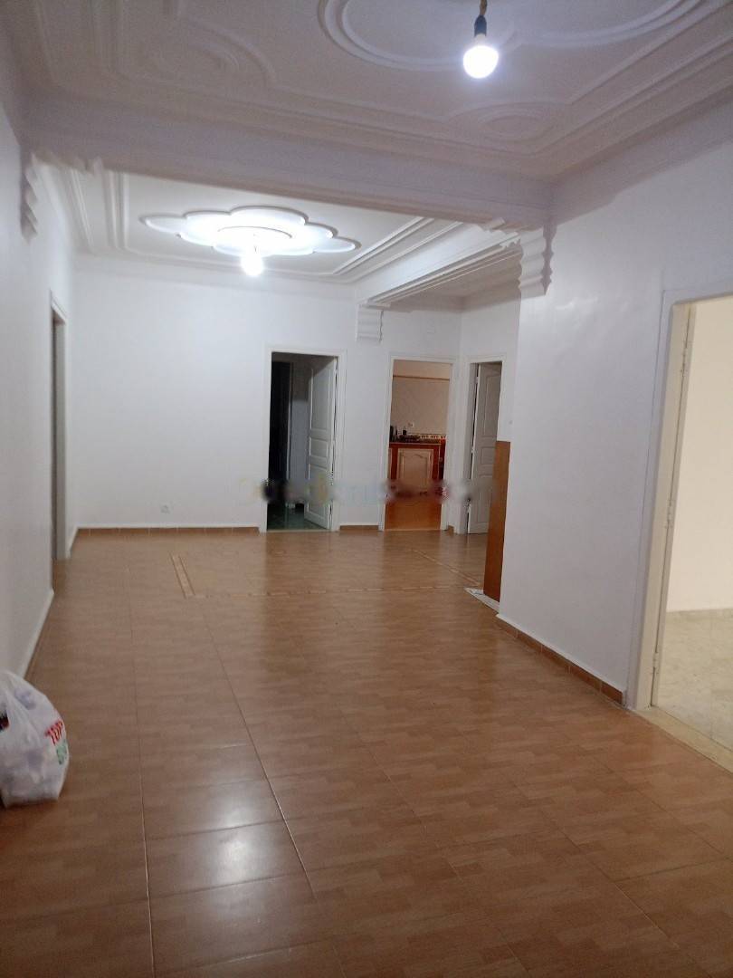 Location Local F0 Draria