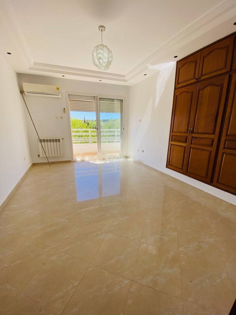 Location Appartement F4 Hydra