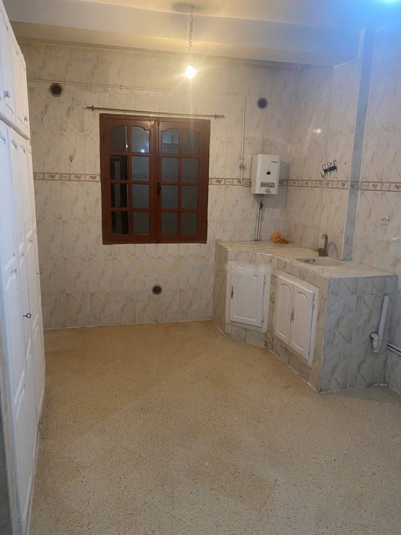 Location Niveau de villa F4 Birkhadem