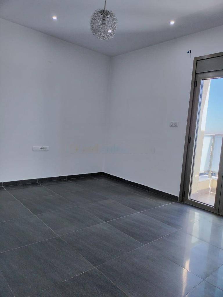 Location Appartement F4 Birkhadem