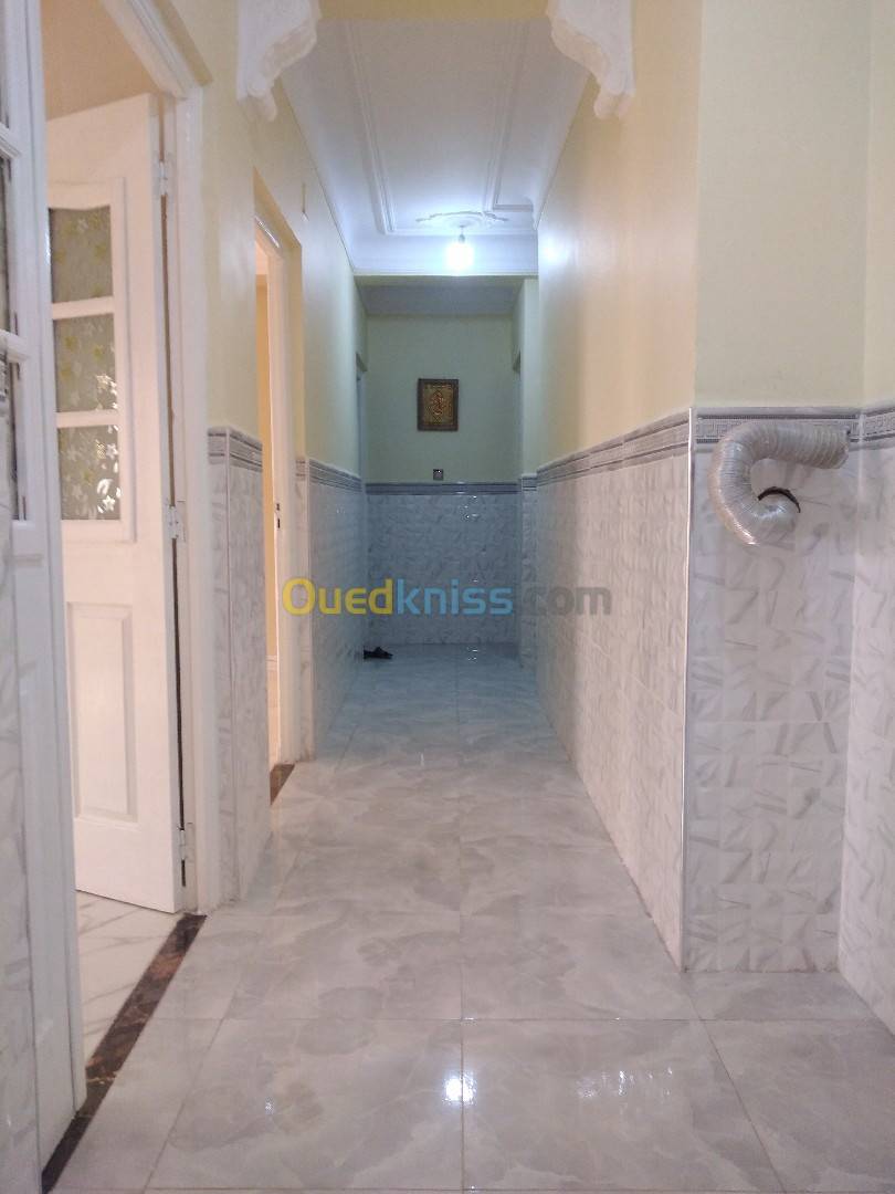 Location Appartement F4 Bab Ezzouar