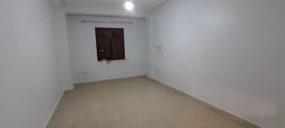 Location Appartement F4 Djasr Kasentina