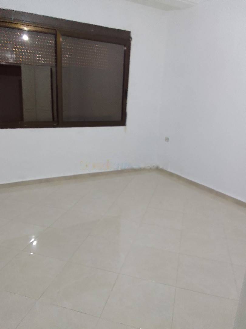 Location Appartement F3 Dely Ibrahim